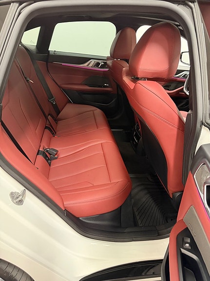 BMW i4 15 of 18
