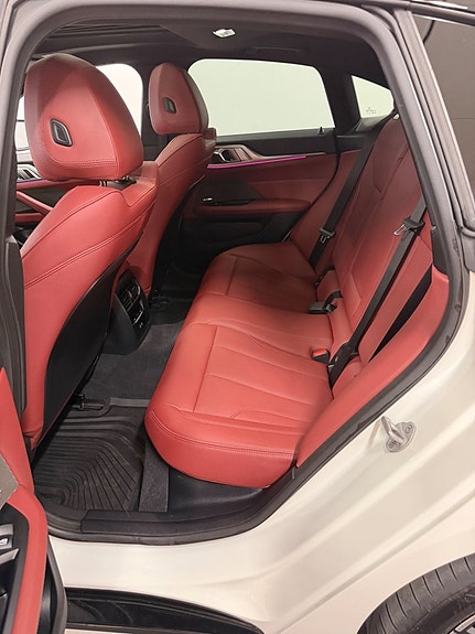 BMW i4 13 of 18