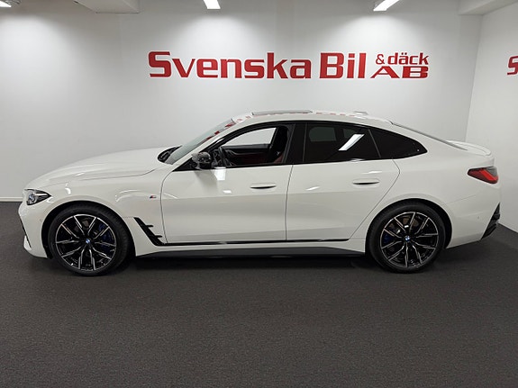 BMW i4 2 of 18