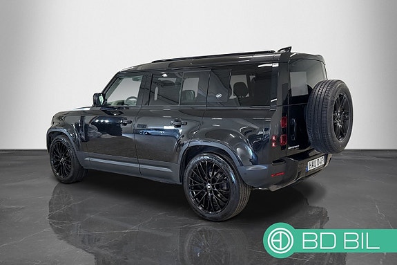 Land Rover Defender 110 4 of 5