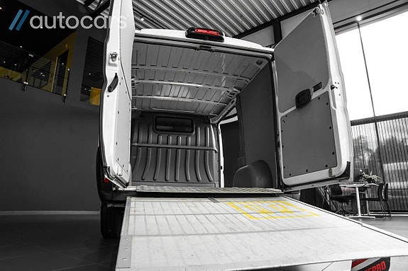 Peugeot Boxer 18 of 30