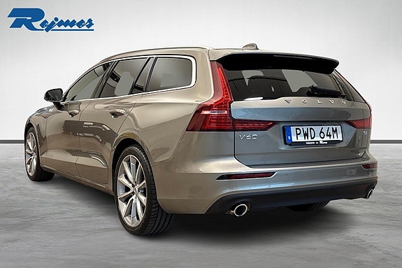 Volvo V60 3 of 5