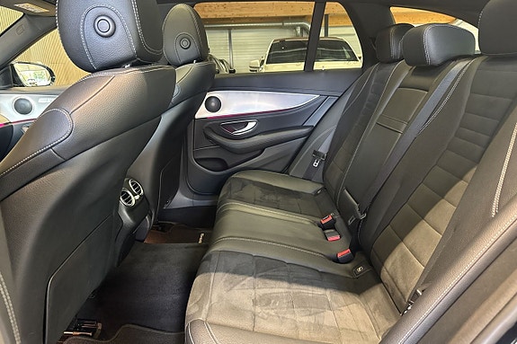 Mercedes-Benz E220 7 of 12