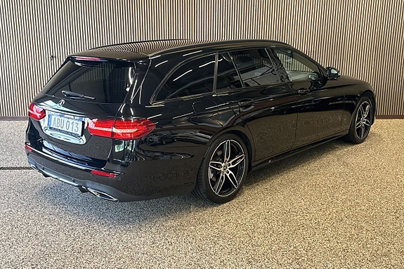 Mercedes-Benz E220 4 of 12