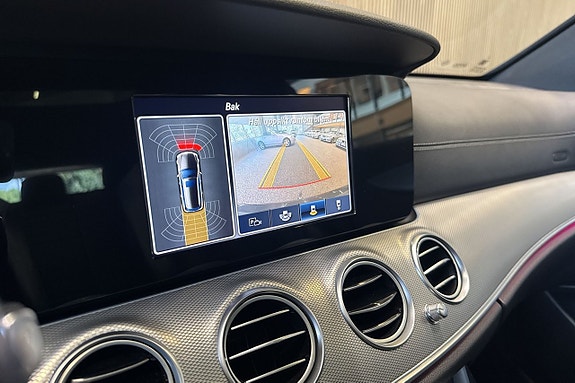 Mercedes-Benz E220 11 of 12