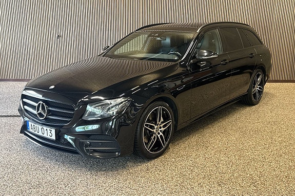 Mercedes-Benz E220 2 of 12
