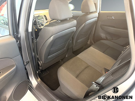 Hyundai i30 12 of 13