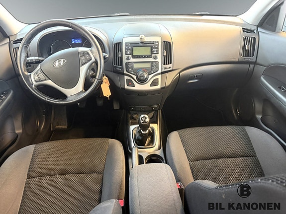 Hyundai i30 10 of 13