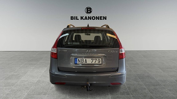 Hyundai i30 4 of 5