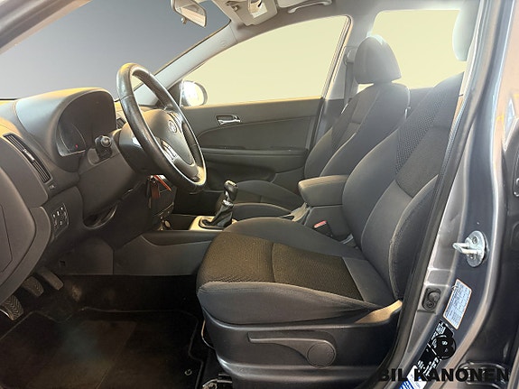 Hyundai i30 8 of 13