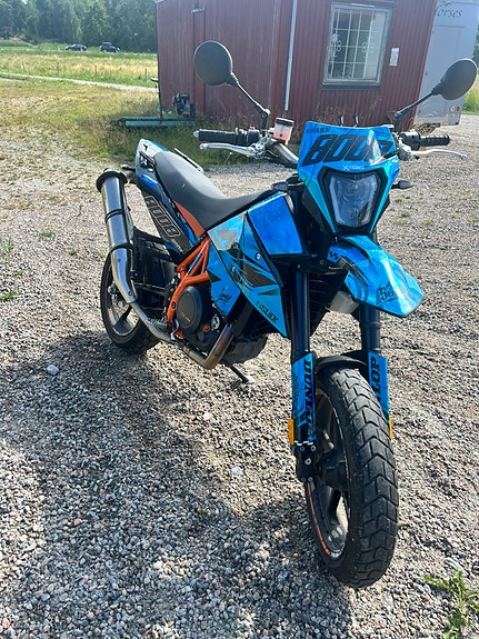 KTM 690 SM R - A2 Supermoto 2 of 3