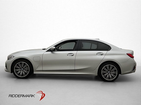 BMW 330e 4 of 30