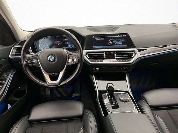 BMW 330e 13 of 30