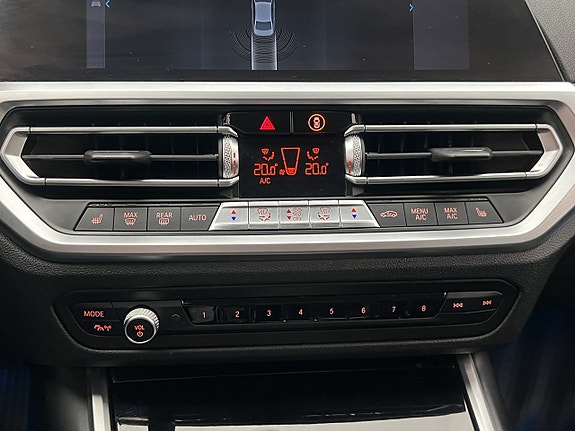 BMW 330e 26 of 30