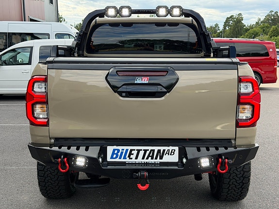 Toyota HiLux 6 of 24