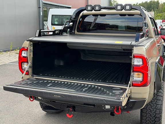 Toyota HiLux 7 of 24