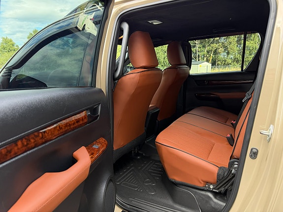 Toyota HiLux 19 of 24