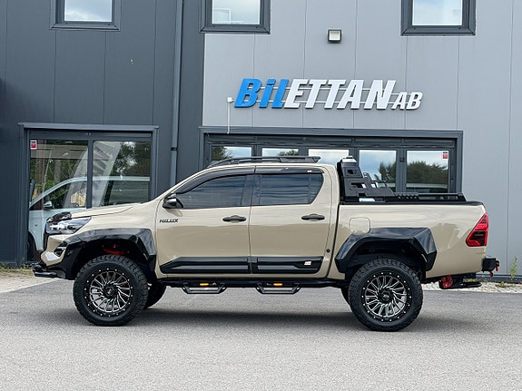 Toyota HiLux 10 of 24