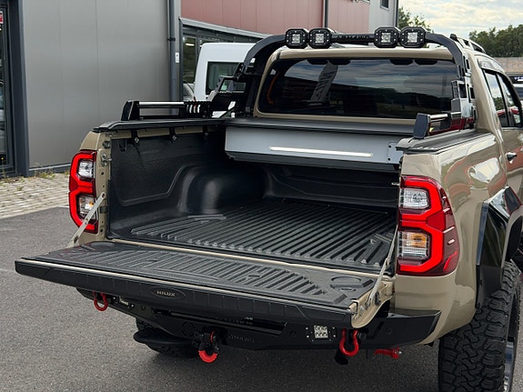 Toyota HiLux 8 of 24