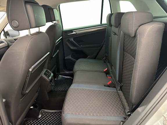 Volkswagen Tiguan 16 of 30