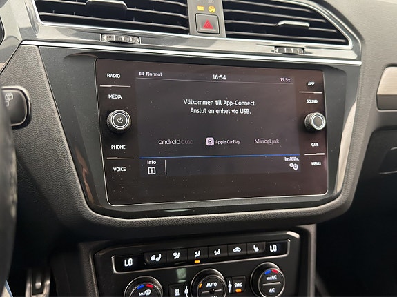 Volkswagen Tiguan 22 of 30