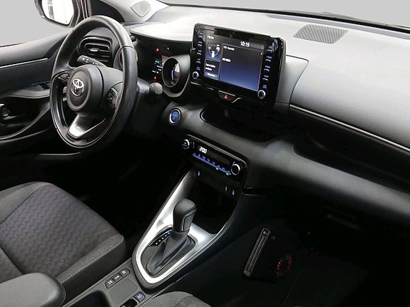 Toyota Yaris 10 of 21