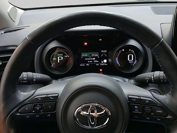 Toyota Yaris 15 of 21