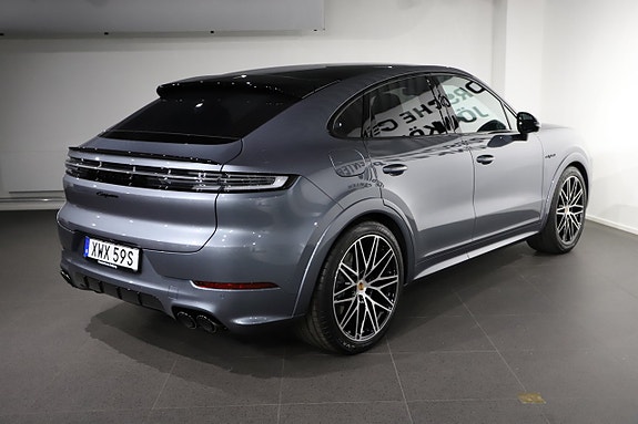 Porsche Cayenne 5 of 5