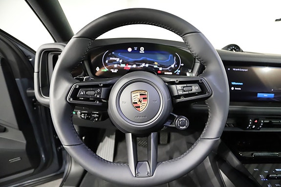 Porsche Cayenne 10 of 24