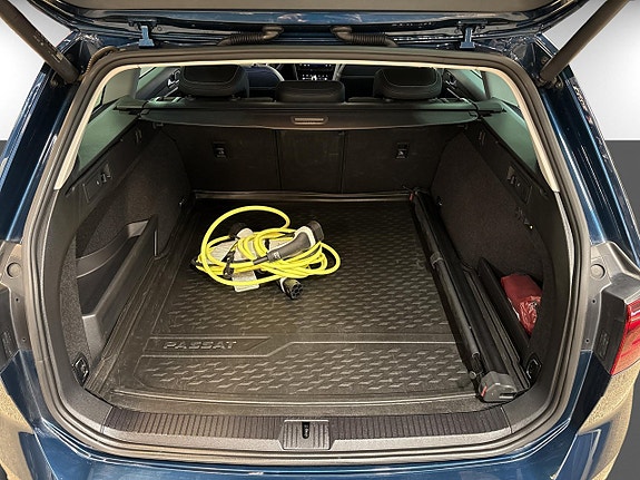 Volkswagen Passat 14 of 21