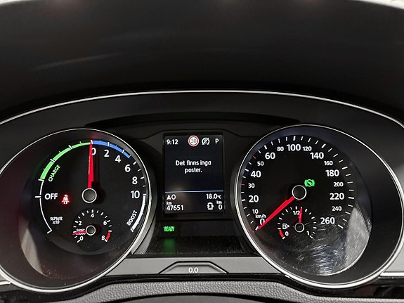 Volkswagen Passat 10 of 21