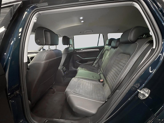 Volkswagen Passat 9 of 21