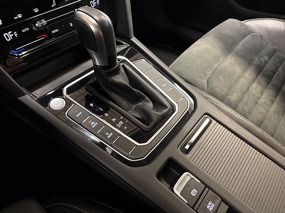 Volkswagen Passat 12 of 21