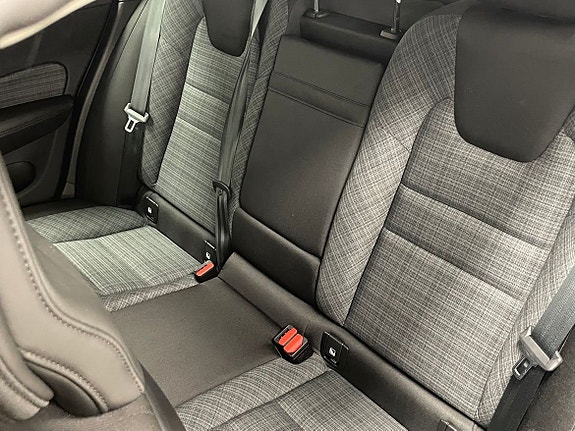 Volvo V60 17 of 21
