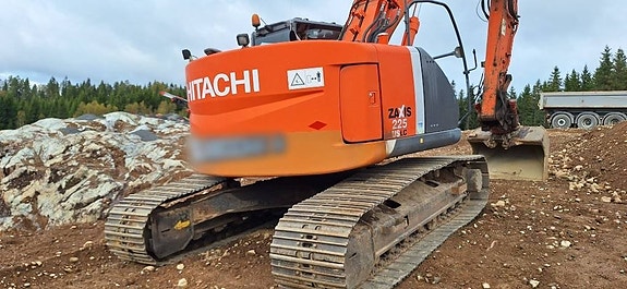 Hitachi ZX 225 US LC-3 3 of 9