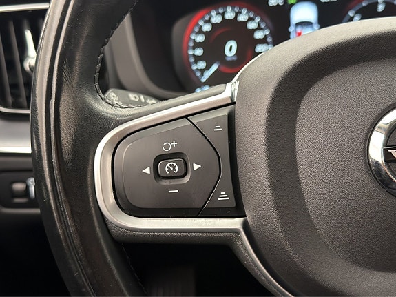Volvo XC60 18 of 30