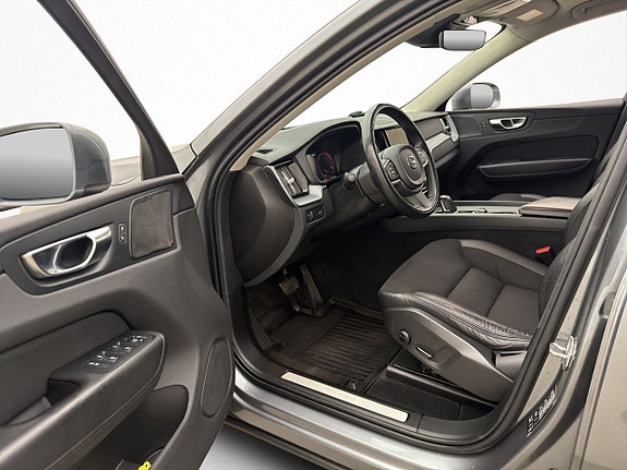 Volvo XC60 12 of 30