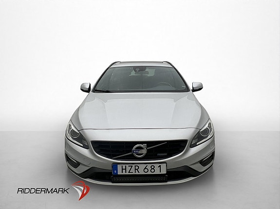 Volvo V60 2 of 5