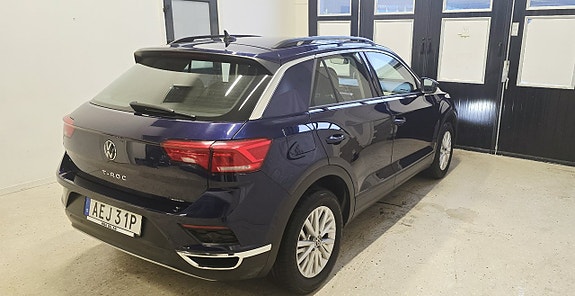 Volkswagen T-Roc 6 of 23