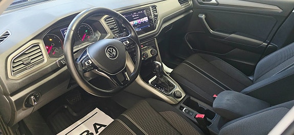 Volkswagen T-Roc 13 of 23