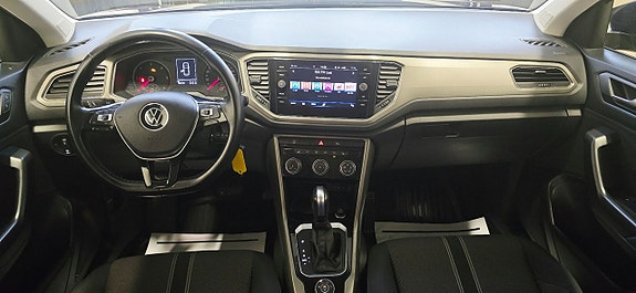 Volkswagen T-Roc 15 of 23
