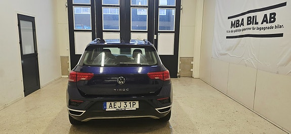 Volkswagen T-Roc 8 of 23
