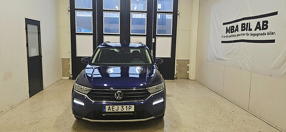Volkswagen T-Roc 3 of 5