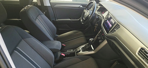 Volkswagen T-Roc 21 of 23