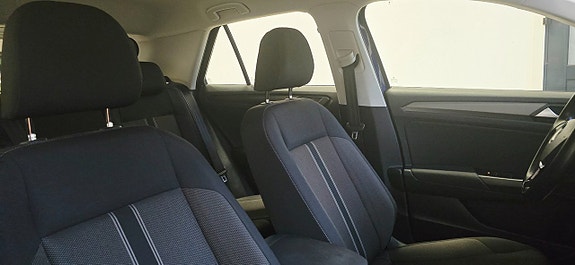 Volkswagen T-Roc 22 of 23