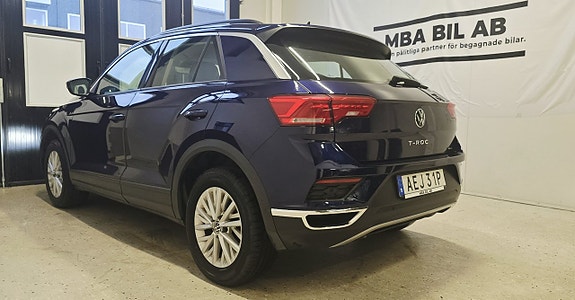 Volkswagen T-Roc 10 of 23