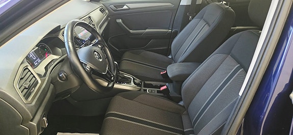 Volkswagen T-Roc 14 of 23