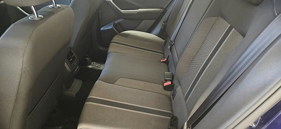 Volkswagen T-Roc 18 of 23