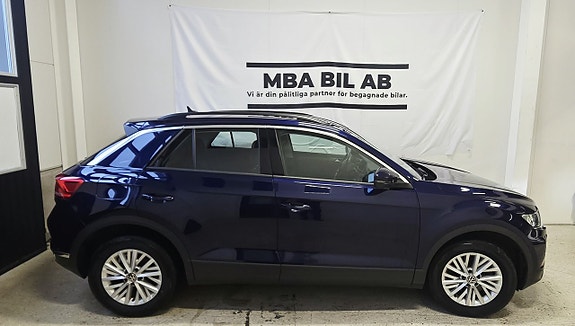 Volkswagen T-Roc 11 of 23