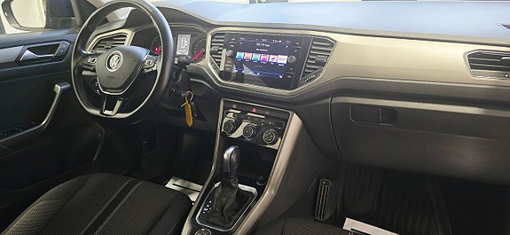 Volkswagen T-Roc 20 of 23
